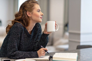 How to Help Your Child to Do a Scholarship Essay