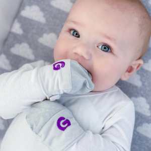 Teething Mitten - Gummee - The Essential Baby Checklist