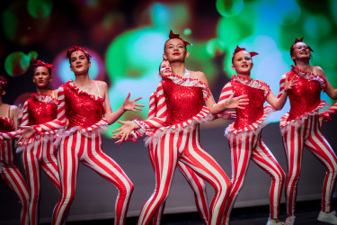 Photo of Main Stages Class