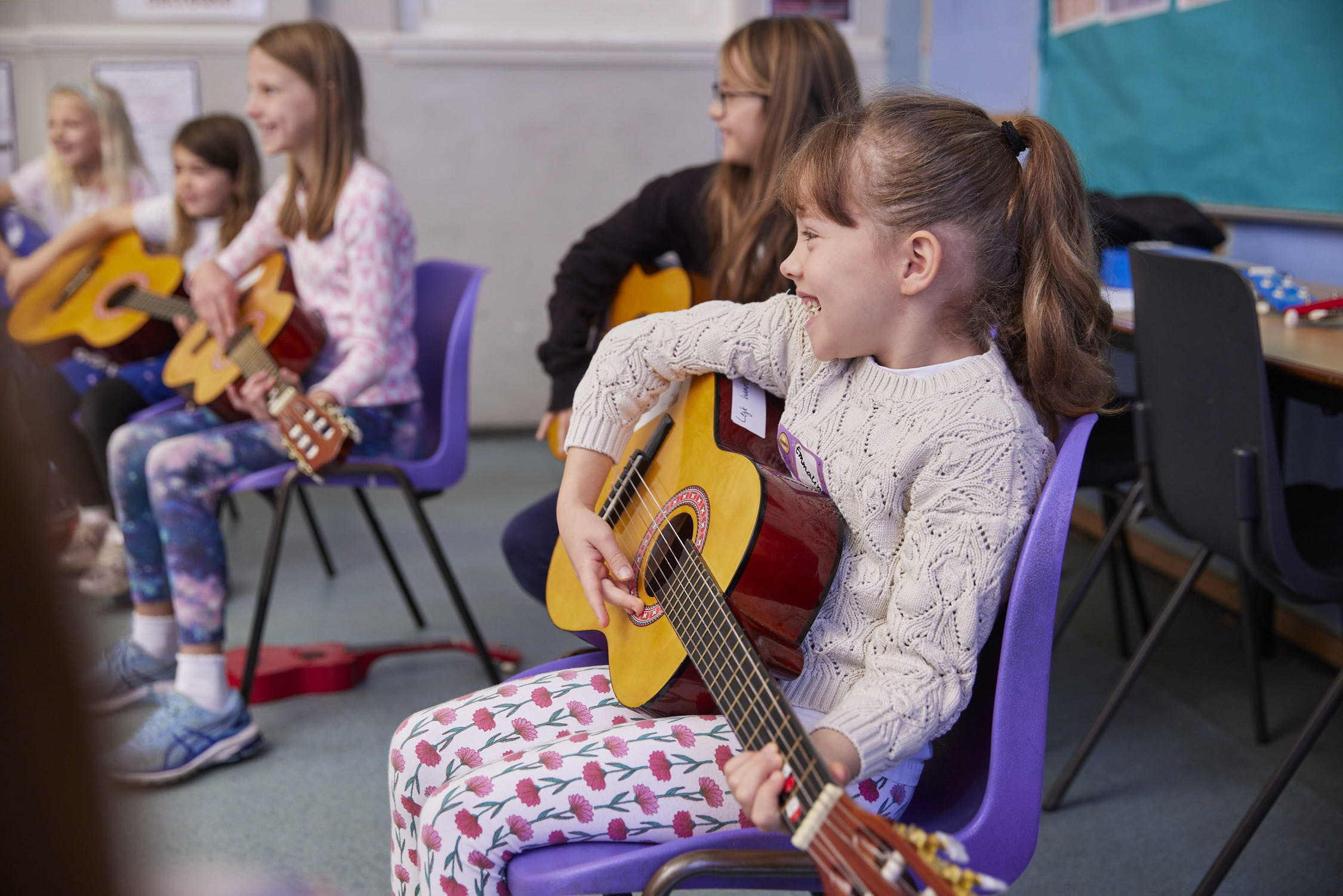 A Summer of Music, Friendship & Screen-Free Fun in Bow with The Strings Club 🌞🎶🌻