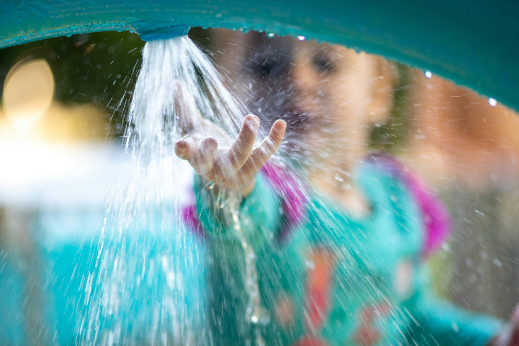 Water Play Activities for Babies & Toddlers